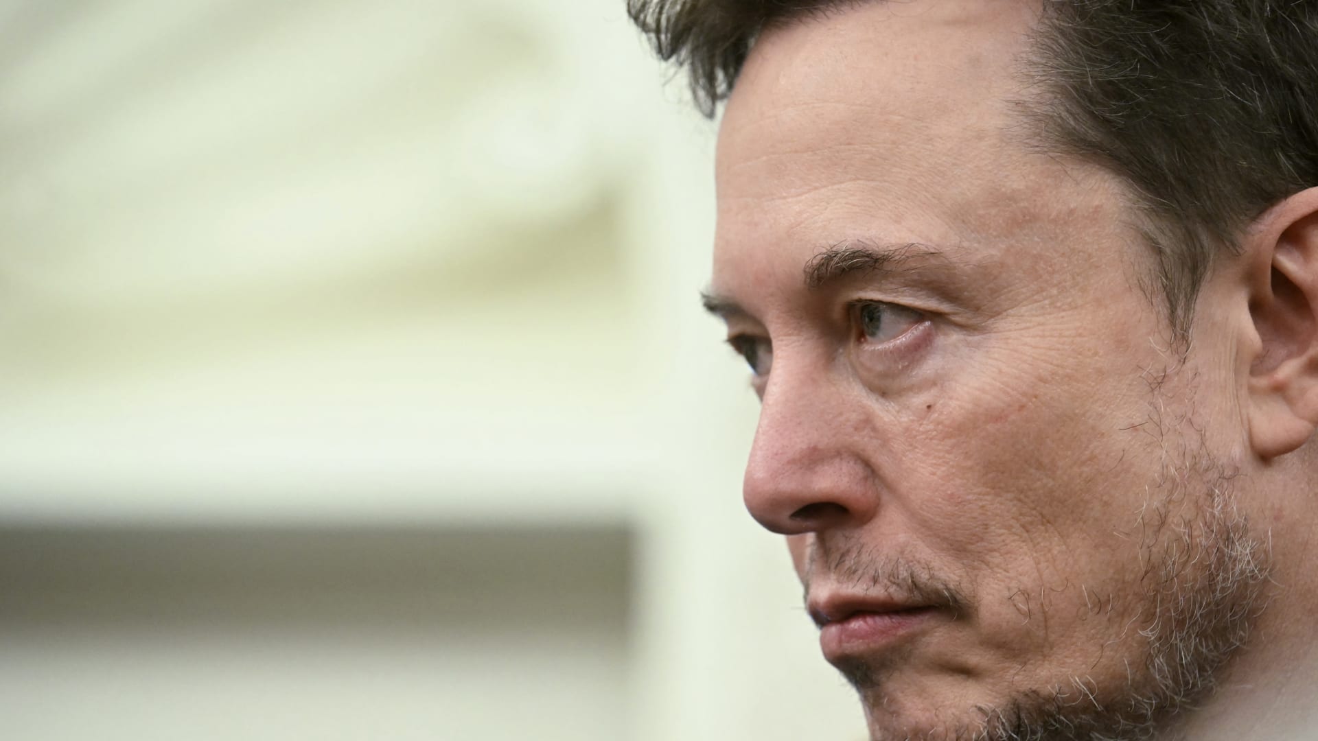 انتقادات "لاذعة" من إيلون ماسك للقائم بأعمال مدير"ناسا" بسبب العودة إلى القمر.. ما القصة؟