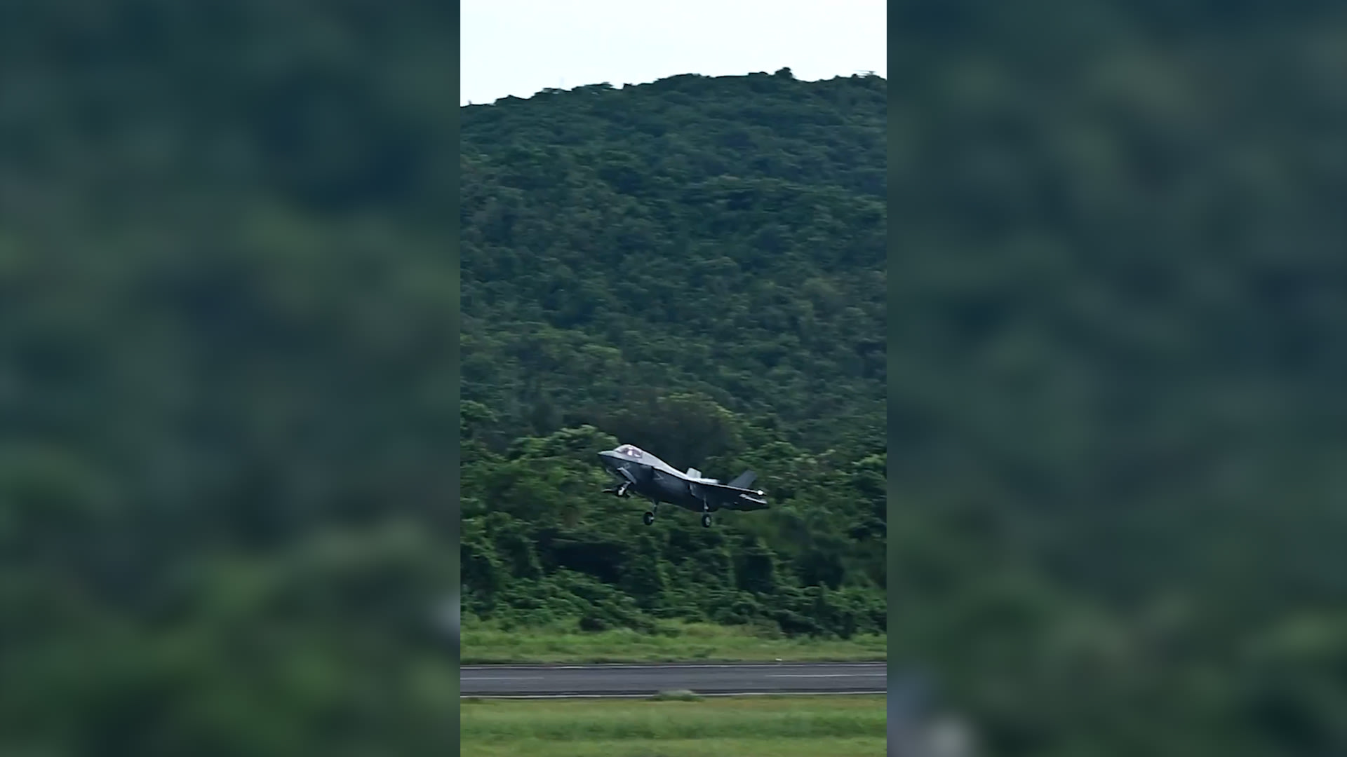 CNN ترصد تحركات عسكرية أمريكية ضخمة قبالة سواحل فنزويلا.. هل اقتربت المواجهة؟