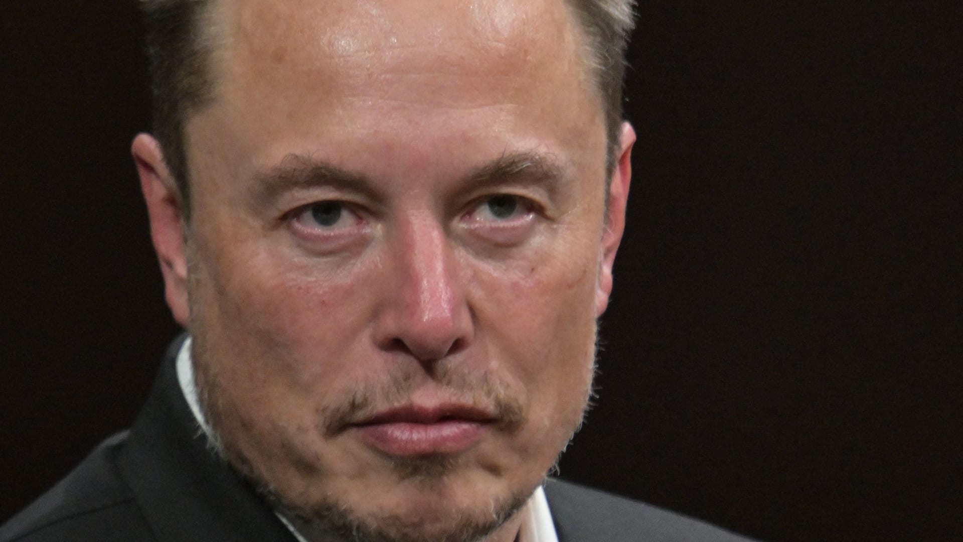 إيلون ماسك: أحتاج إلى تريليون دولار لمنع "إرهابيي الشركات" من السيطرة على "تسلا"