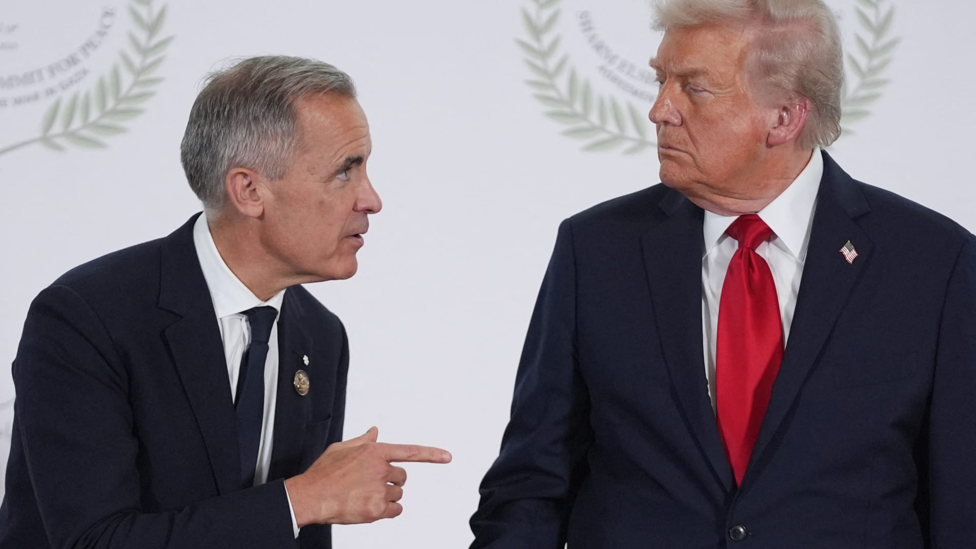 إعلان تلفزيوني كندي مناهض للرسوم الجمركية يثير رد فعل حاد من ترامب.. شاهد ما تضمنه