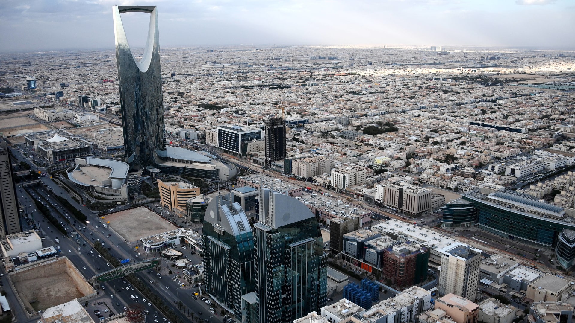 السعودية: فيديو لوافد هندي "يدعي" فيه رغبته بالعودة لبلاده والأمن العام يوضح السبب