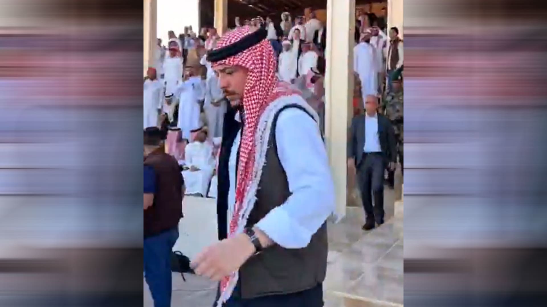 الأردن.. جملة قالها شخص لولي العهد لحظة مروره بجانبه تثير تفاعلا