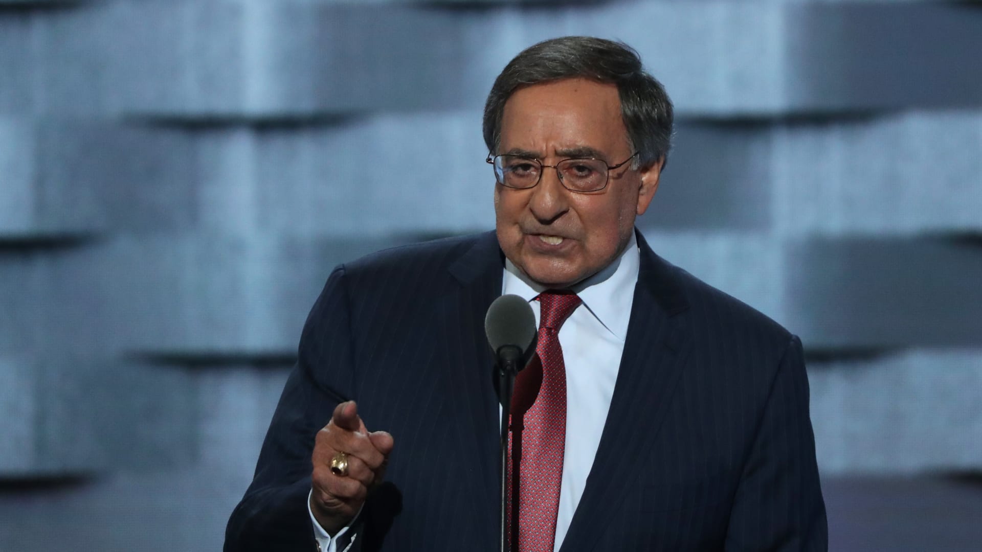 وزير دفاع أمريكا الأسبق يحذر عبر CNN مما قد يشعل حرب فنزويلا