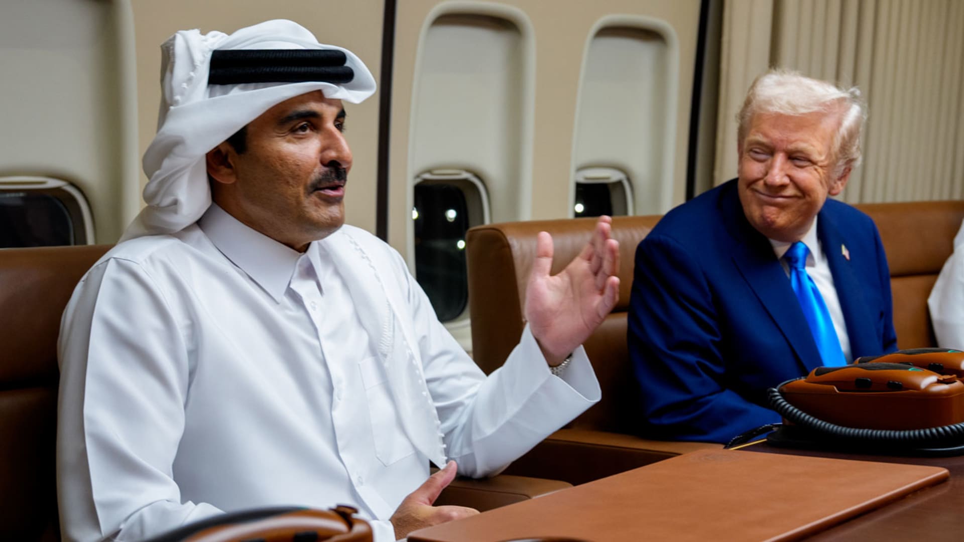 فيديو توضيح أمير قطر لترامب عن سبب قدومه للطائرة الرئاسية يثير تفاعلا