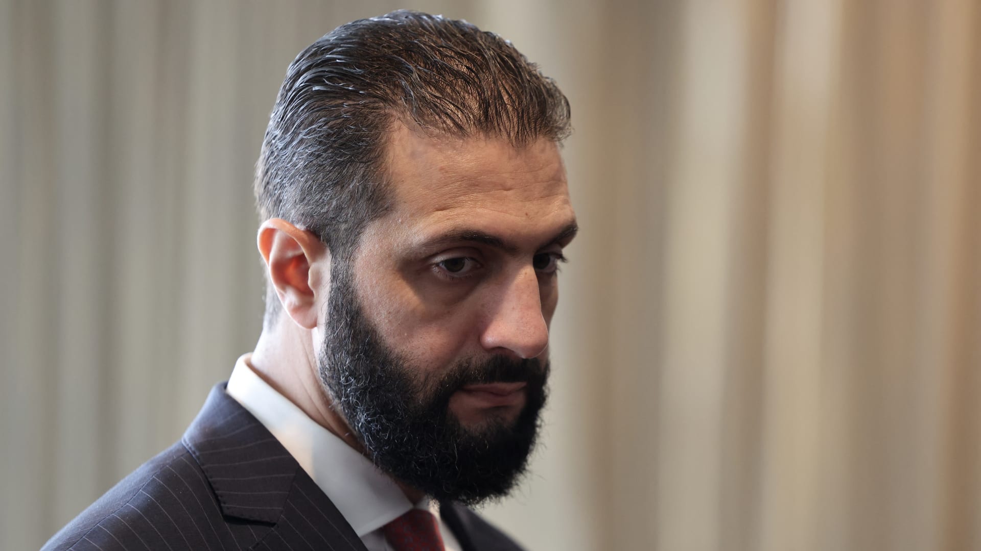 سوريا.. تفاعل على زيارة أحمد الشرع للكنيسة المريمية في دمشق ولقائه البطريريك اليازجي