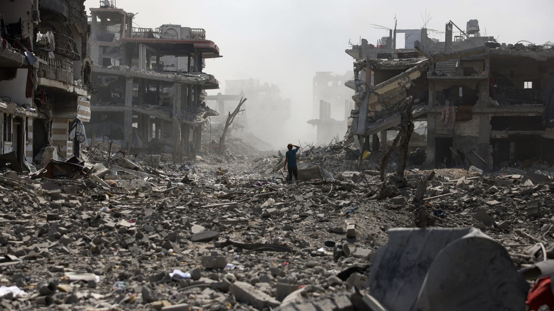 علاء مبارك يتحدث عن "أدق وصف" للوضع في غزة: "غباء" حماس السياسي أضاع القطاع وأهله