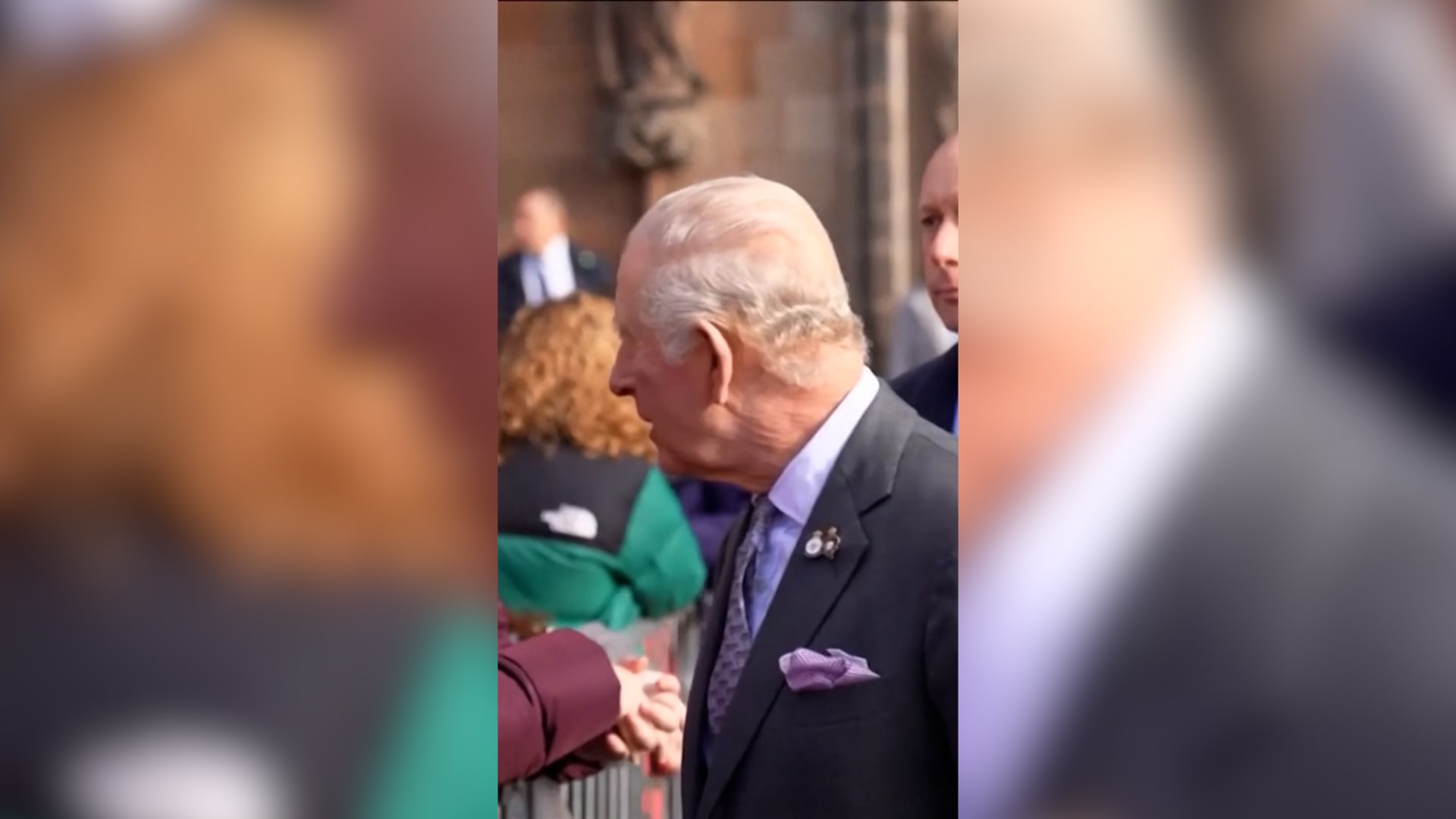 الملك تشارلز يواجه أسئلة محرجة حول علاقة الأمير أندرو بإبستين.. شاهد ما حدث