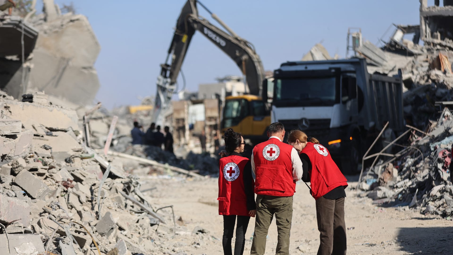 للمرة الثانية.. مصادر إسرائيلية: حماس أعادت جثمانا لا يعود لأي رهينة في غزة