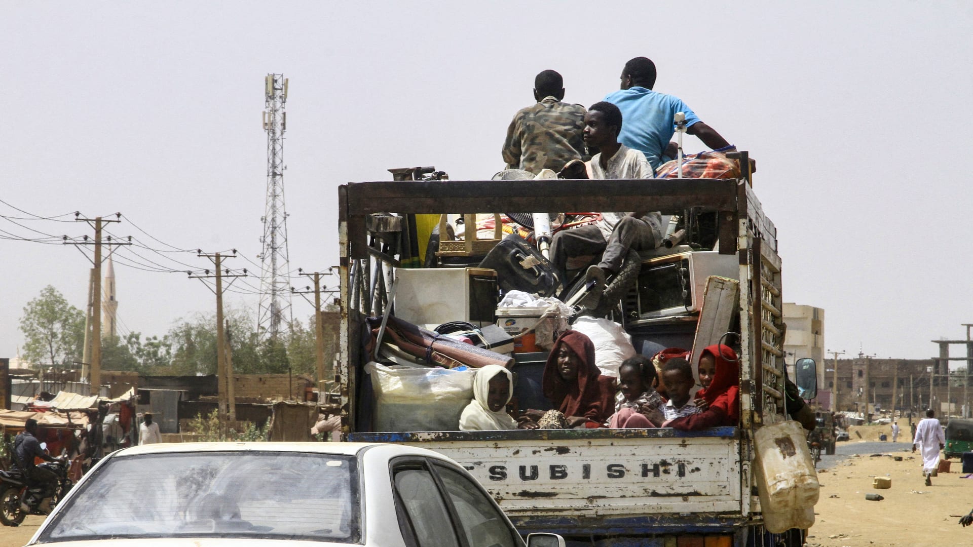 مصر والسعودية تدينان "انتهاكات جسيمة" في الفاشر وسط دعوات لهدنة فورية