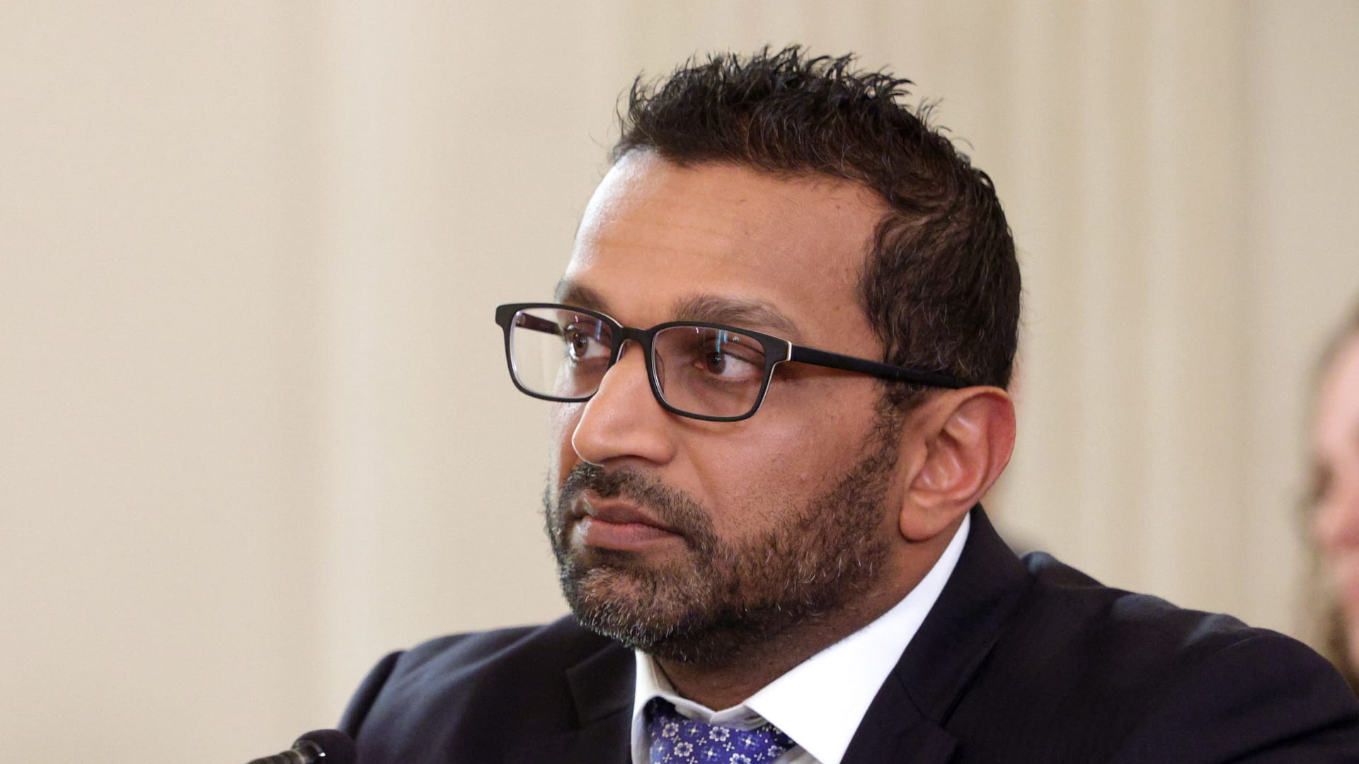 مدير "إف بي آي" يعلن إحباط "هجوم إرهابي محتمل" في عطلة الهالوين