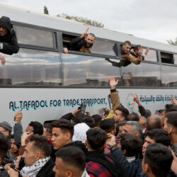 إسرائيل توافق على أسماء جديدة من أصحاب المؤبدات وترفض تضمين البرغوثي