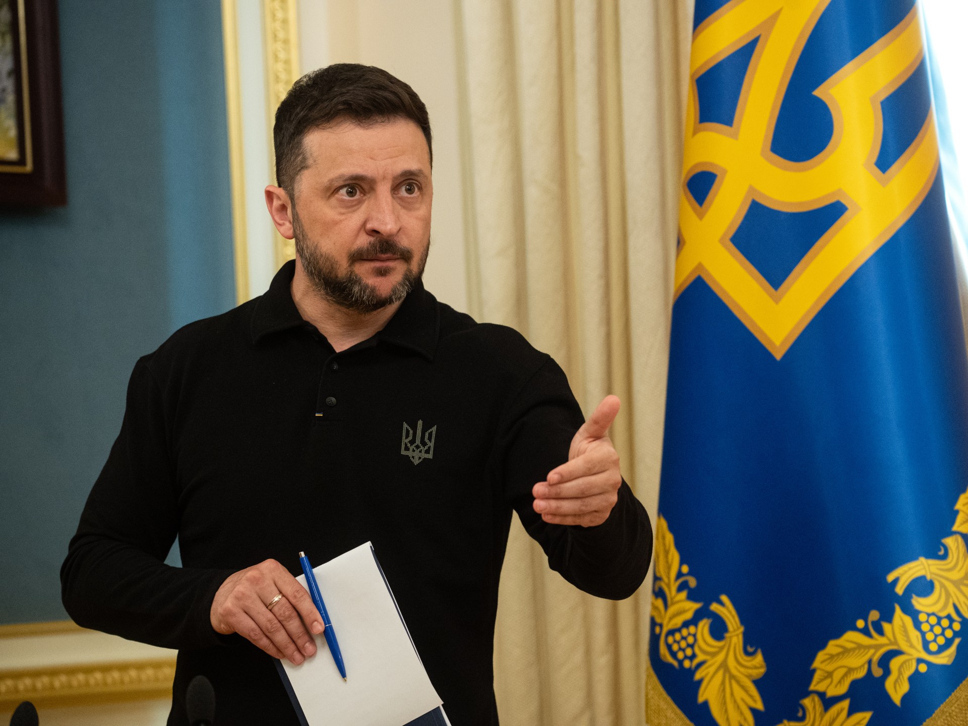 زيلينسكي يبدي استعداده للانضمام إلى قمة ترامب وبوتين حال دعوته