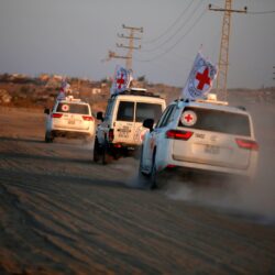 إسرائيل تقرر إغلاق معبر رفح وتقلص دخول المساعدات بحجة جثامين قتلاها بغزة