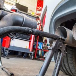 بريطانيا تحاكم شركات سيارات عملاقة بتهمة التلاعب باختبارات التلوث