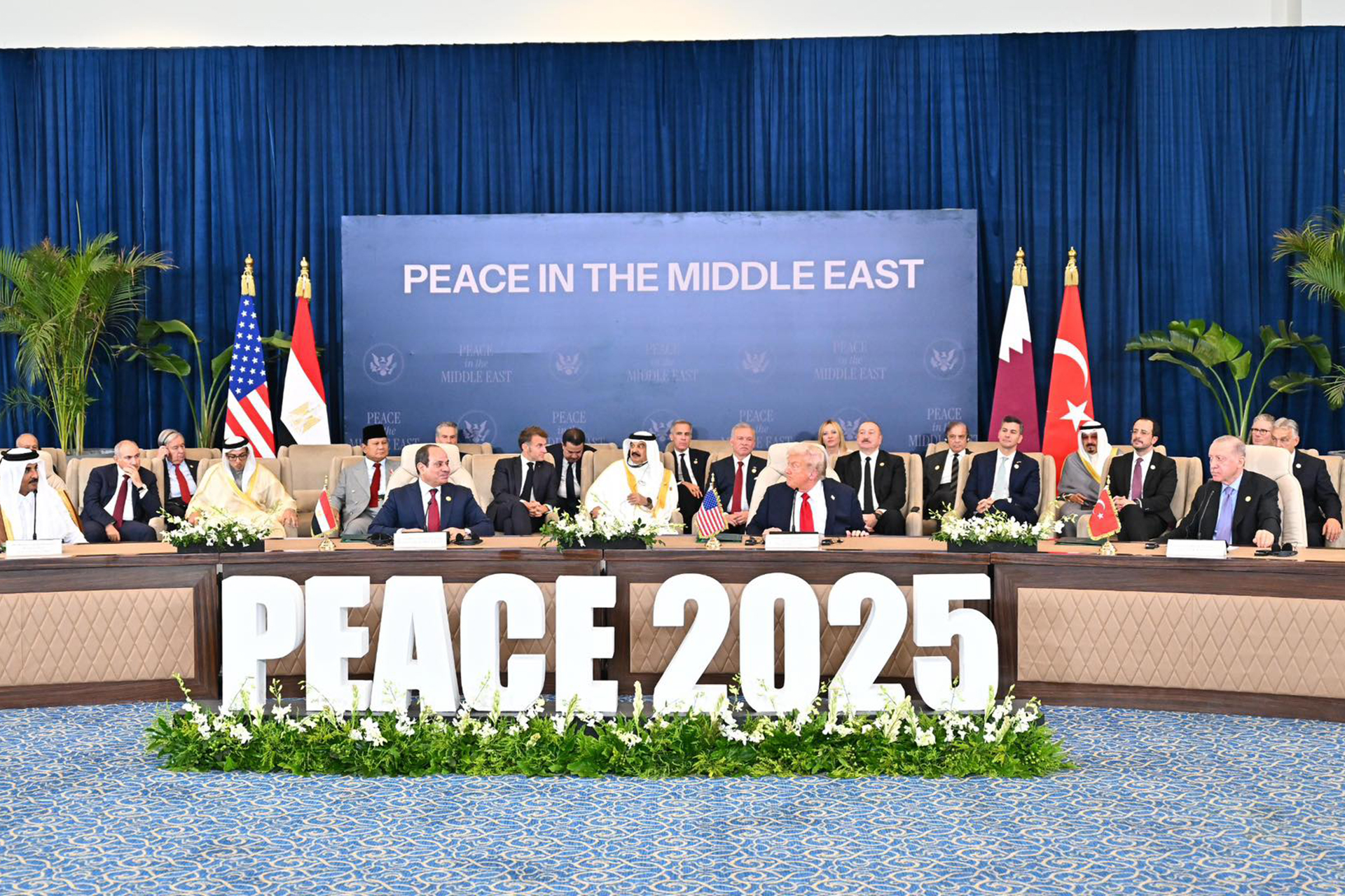 تقدر بنحو 70 مليار دولار.. مباحثات دولية وإقليمية لإعادة إعمار قطاع غزة