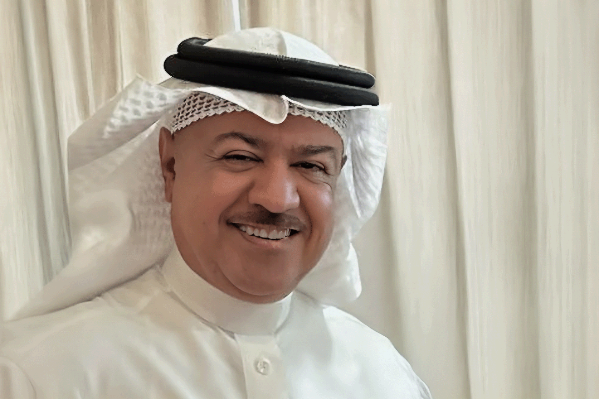 التشكيلي سلمان الأمير: كيف تتجلى العمارة في لوحات نابضة بالفن؟