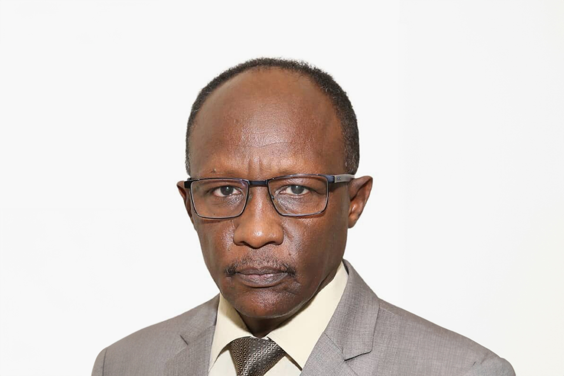 محافظ المركزي السوداني يتحدث للجزيرة نت عن مستقبل الجنيه وقطاع الذهب