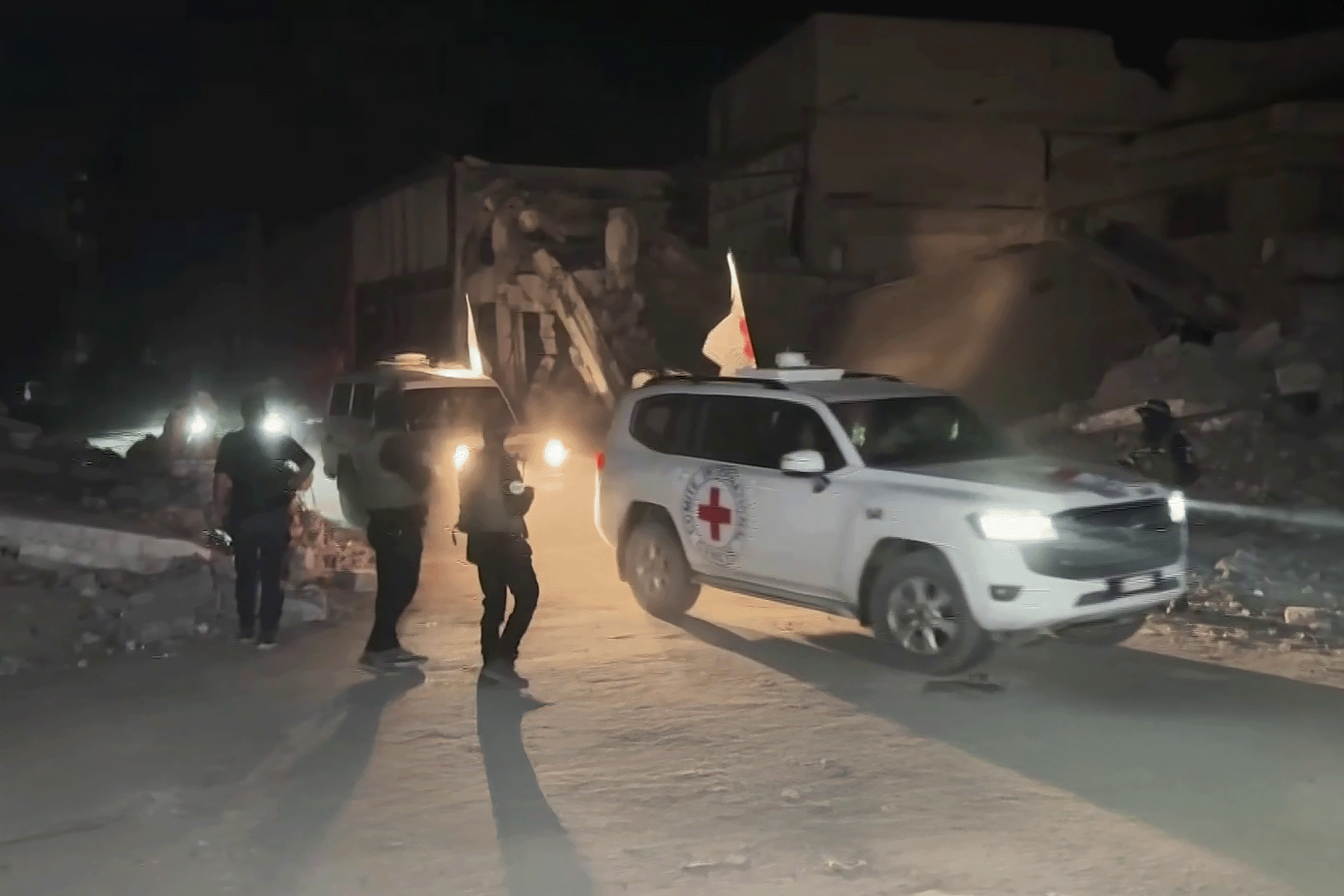 هل يهدد التوتر بشأن جثامين الأسرى مسار وقف إطلاق النار في غزة؟