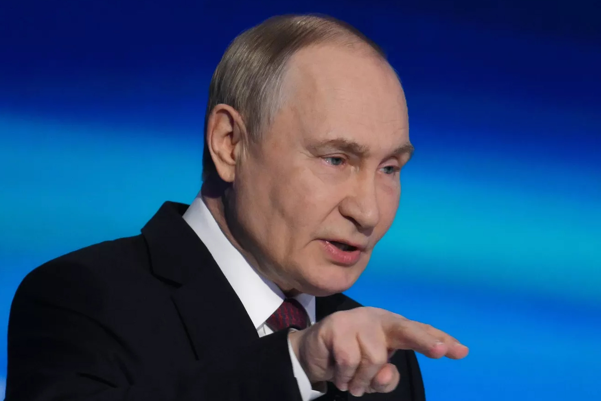 بوتين: الصناعة الأوروبية انخفضت بسبب رفض استيراد الطاقة الروسية