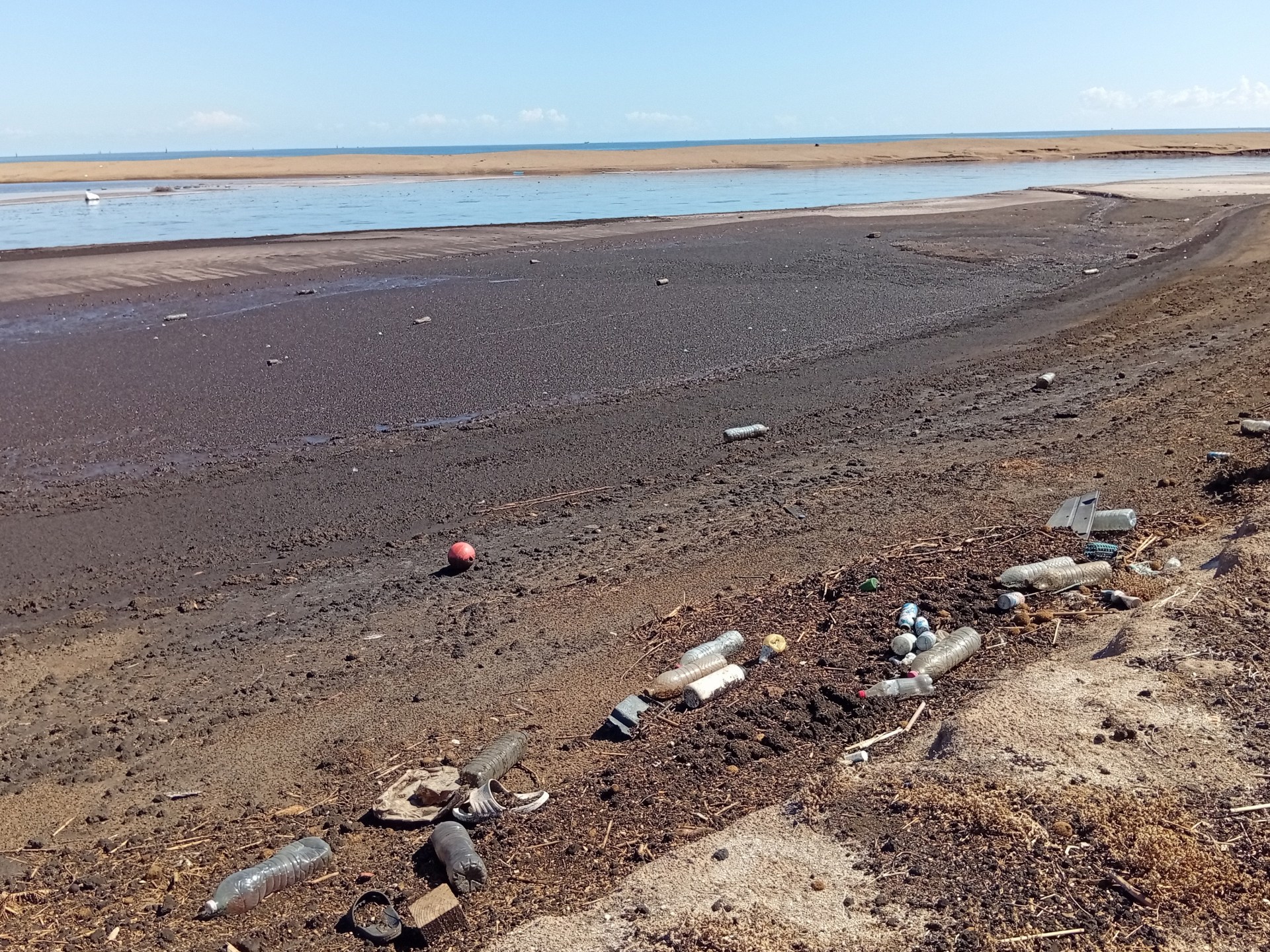 يوم غضب بقابس التونسية ضد التلوث الكيميائي والأمن يقمع