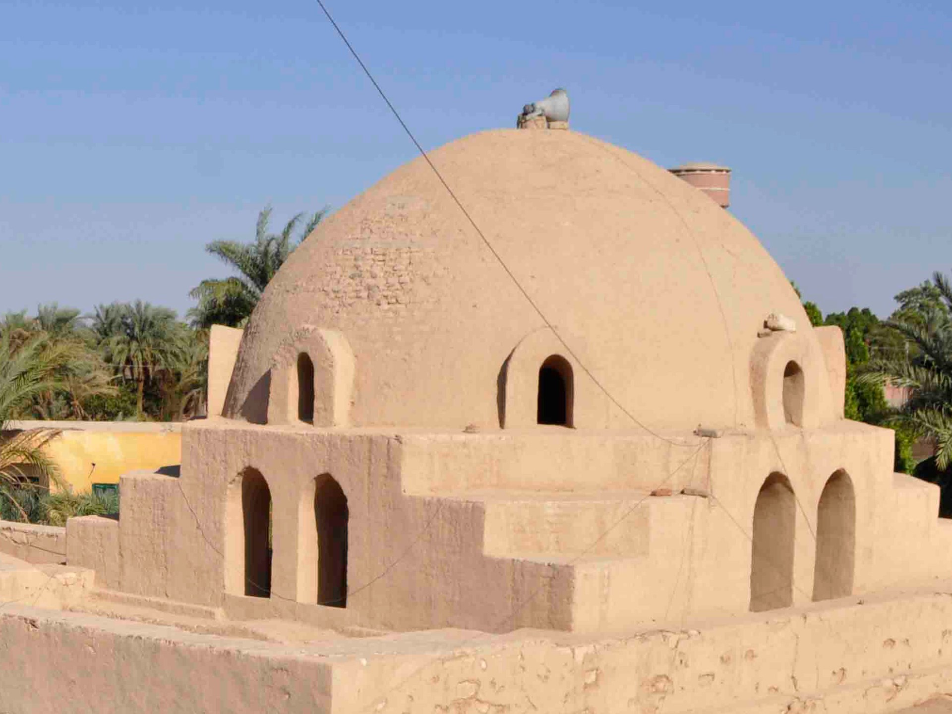 القُرْنة… مدينة الأموات وبلد السحر والغموض والخبايا والأسرار