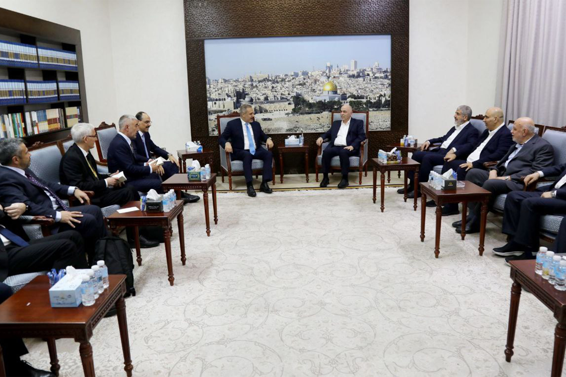 قيادة حماس تلتقي وزير الخارجية ورئيس المخابرات التركية بالدوحة