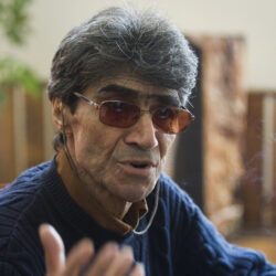 وفاة المخرج الإيراني الشهير ناصر تقوائي عن 84 عاما