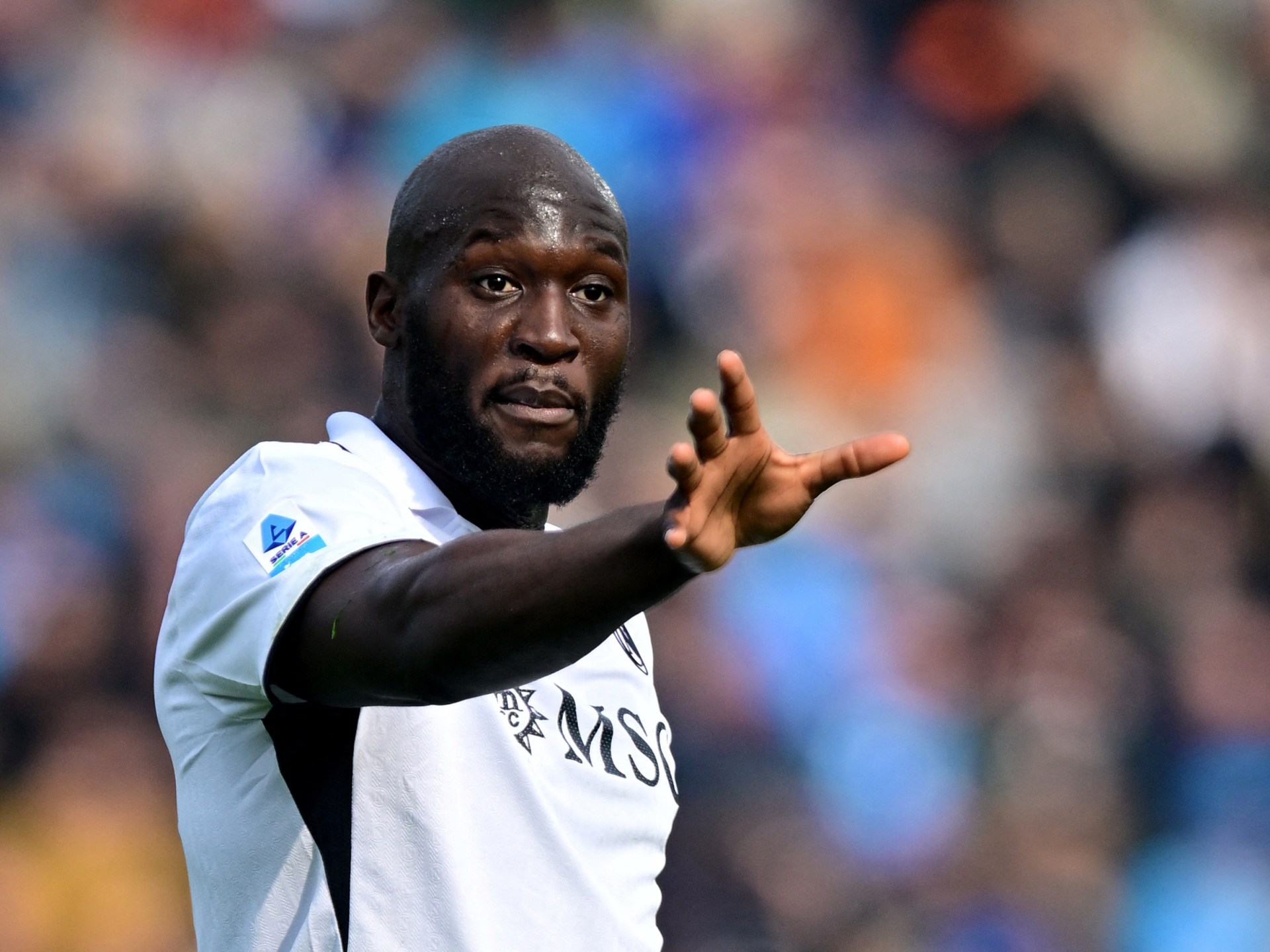 عملية "ابتزاز" تحرم لوكاكو من حضور جنازة والده