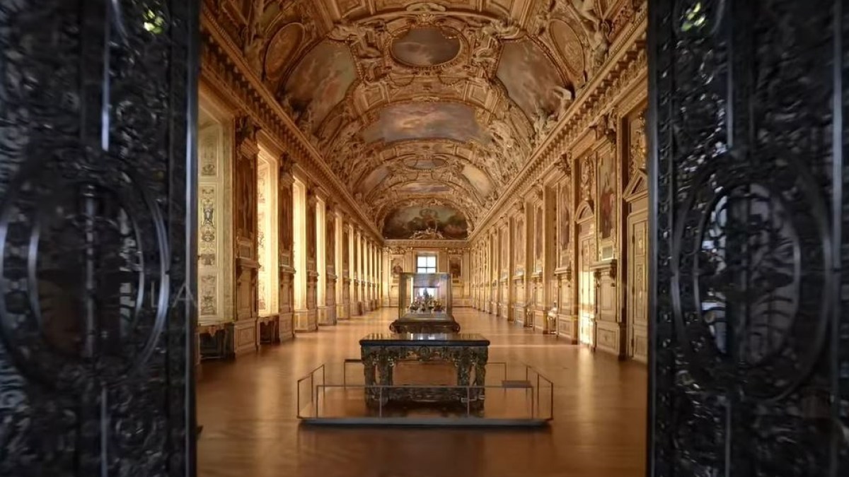 فيديو متداول على المنصات لسرقة متحف اللوفر في باريس.. ما حقيقته؟