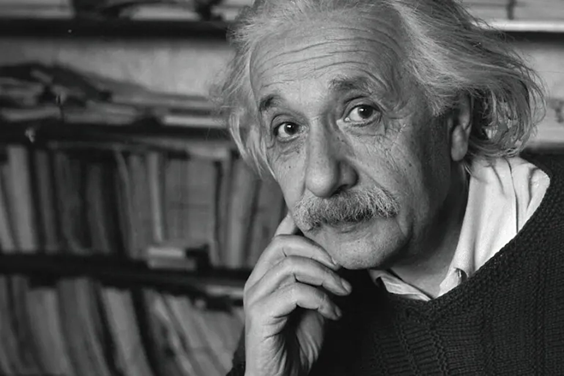 علماء يعدّلون نظرية أينشتاين للجاذبية ويحذفون الطاقة المظلمة