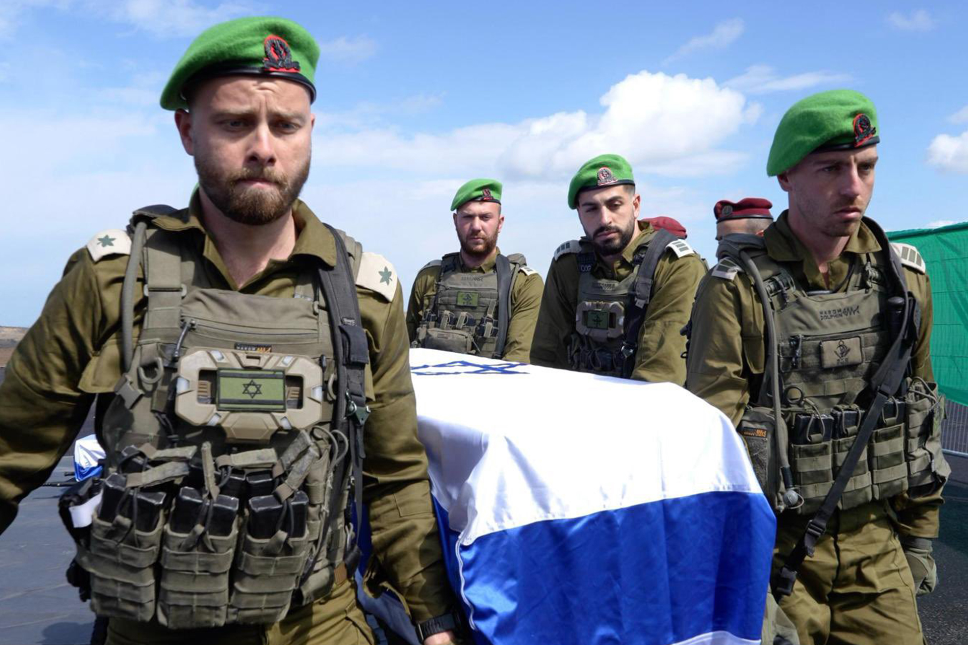 إسرائيل دفنت أسراها تحت الركام وتطالب حماس بسرعة استخراجهم