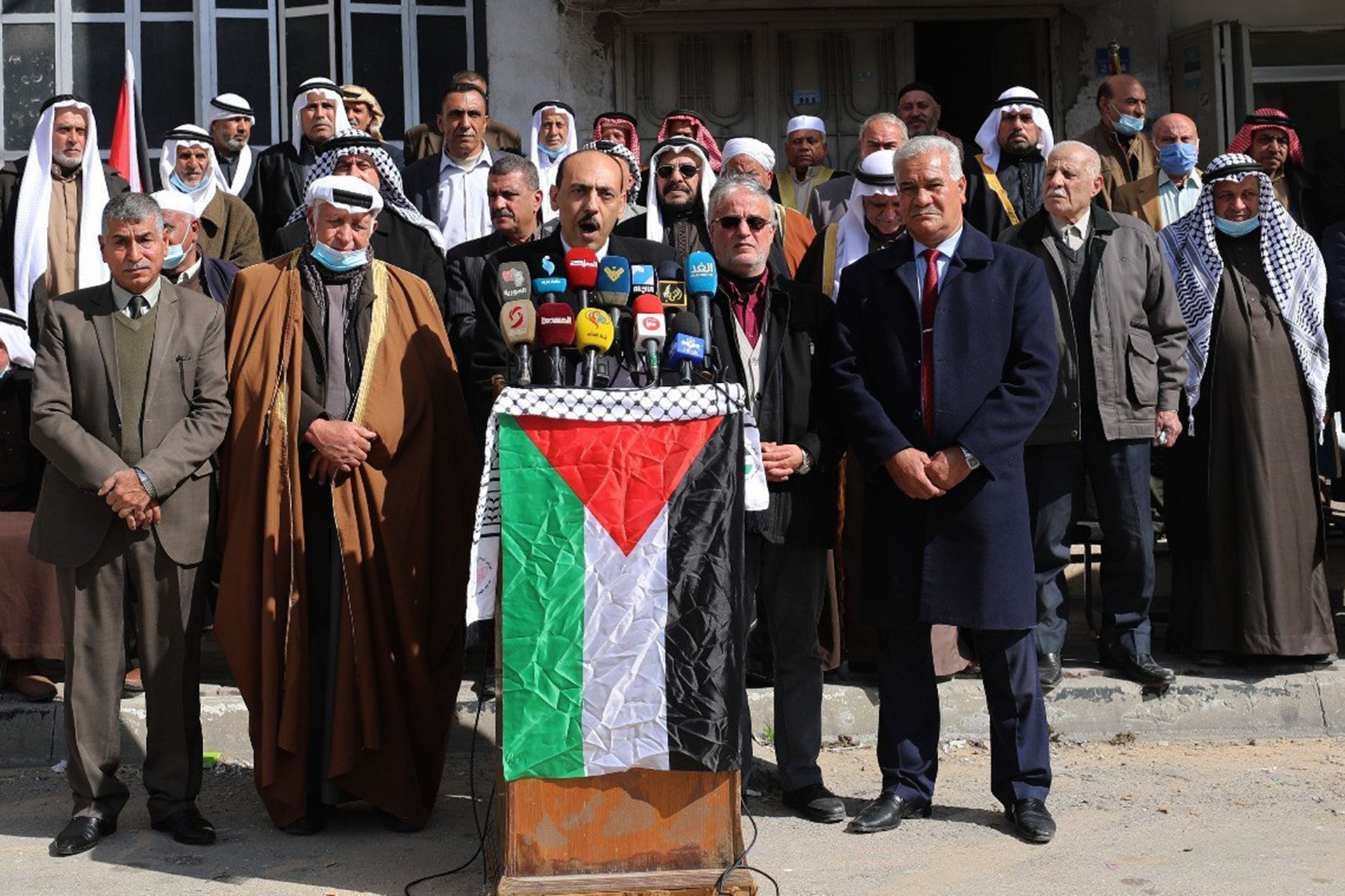 الوحدة قدر لا خيار.. نداء من عشائر غزة لاحتواء الانقسام