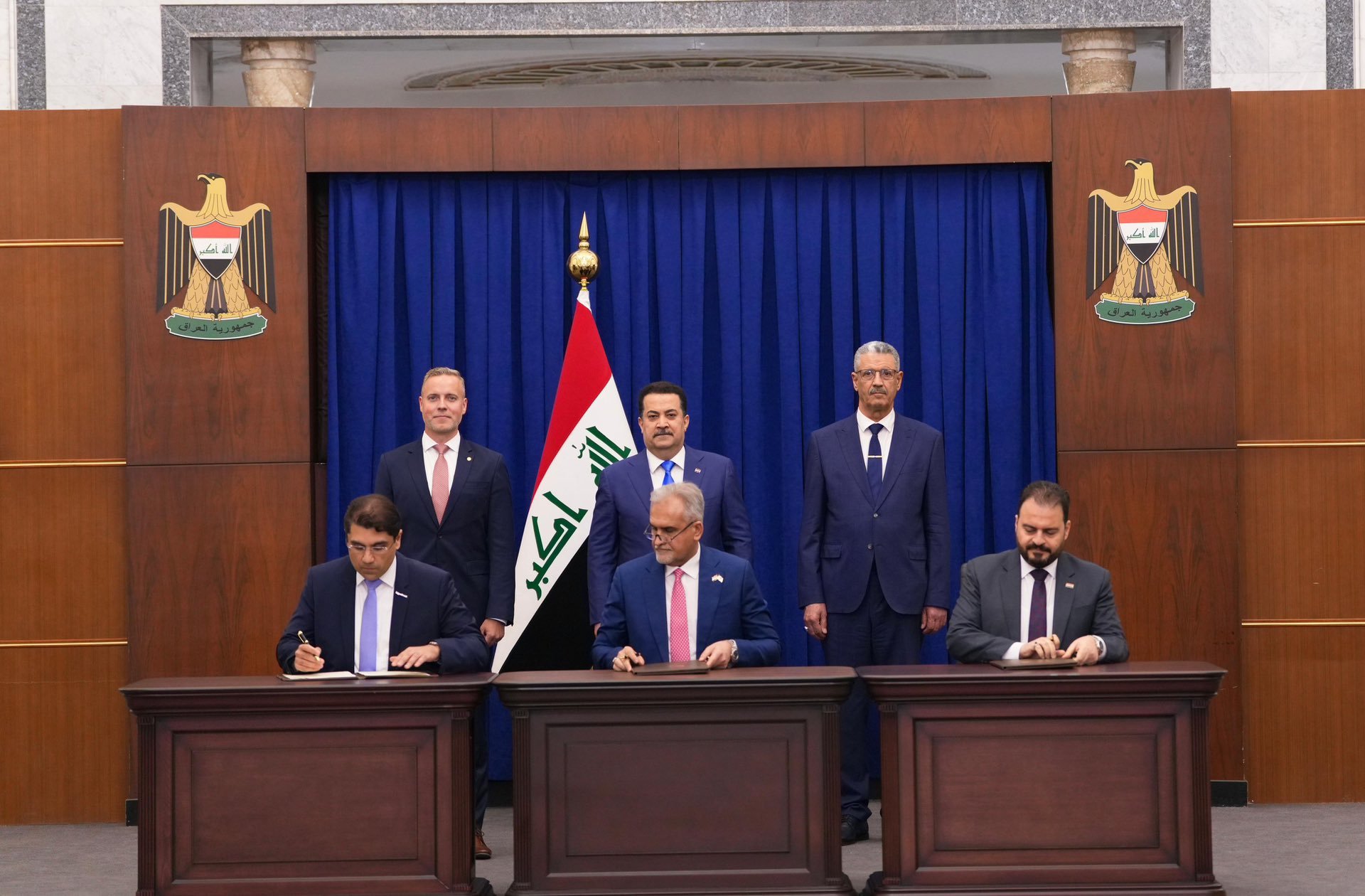 العراق يبرم اتفاقا مع إكسون موبيل بشأن حقل مجنون النفطي