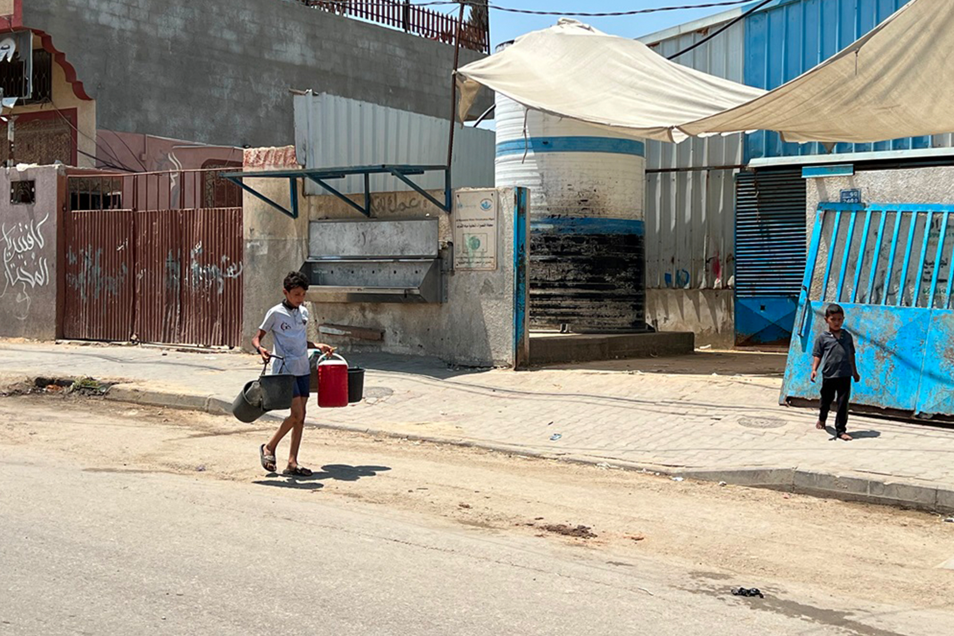 مسؤول حكومي للجزيرة نت: حرب غزة سحقت الفقراء وخلفت 57 ألف يتيم