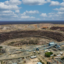 بوتسوانا تفرض ملكية محلية بنسبة 24% في مشاريع التعدين الجديدة