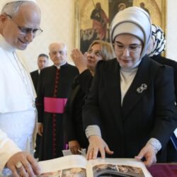 ما رمزية ودلالات زيارة بابا الفاتيكان القادمة إلى تركيا؟