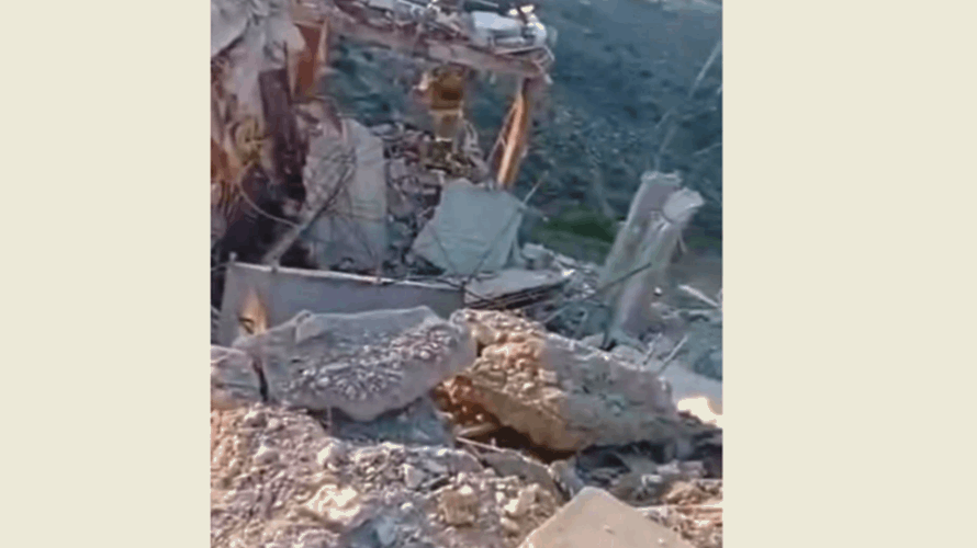 Israeli strike destroys caf&eacute; in Houla after night of repeated attacks