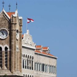 Lebanon cabinet convenes; minister injects humor with cake (Video)