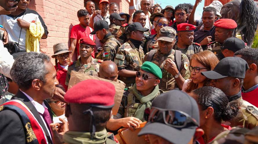 Army colonel sworn in as Madagascar president