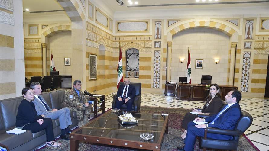 PM Salam discusses South Lebanon and post-UNIFIL phase with UNIFIL commander