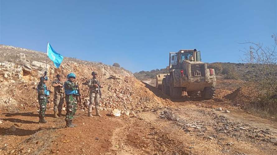 Lebanese Army removes Israeli earth barrier in South Lebanon's Markaba
