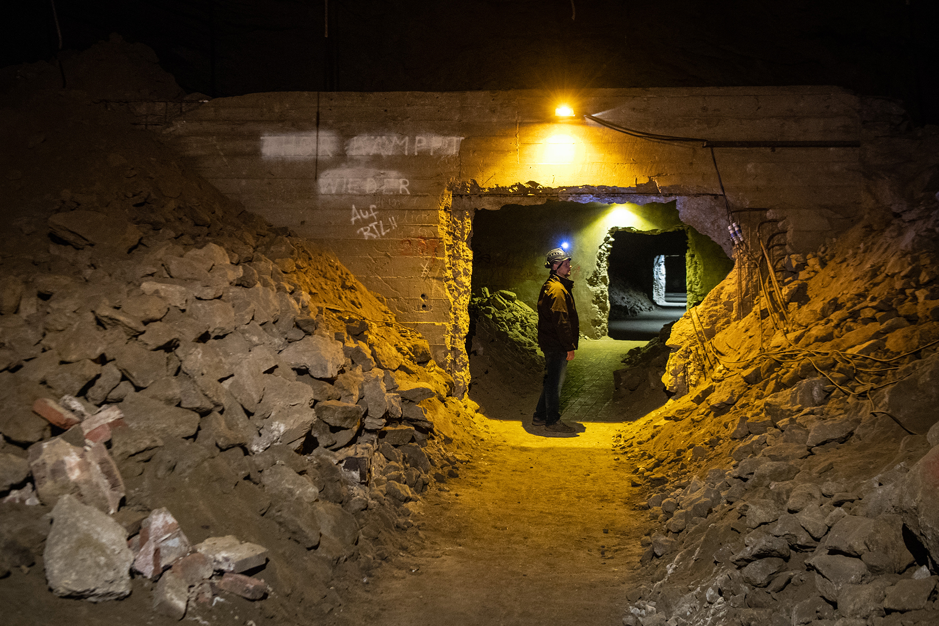 الأنفاق السرية للنازية.. سياحة في قلب تاريخ مظلم