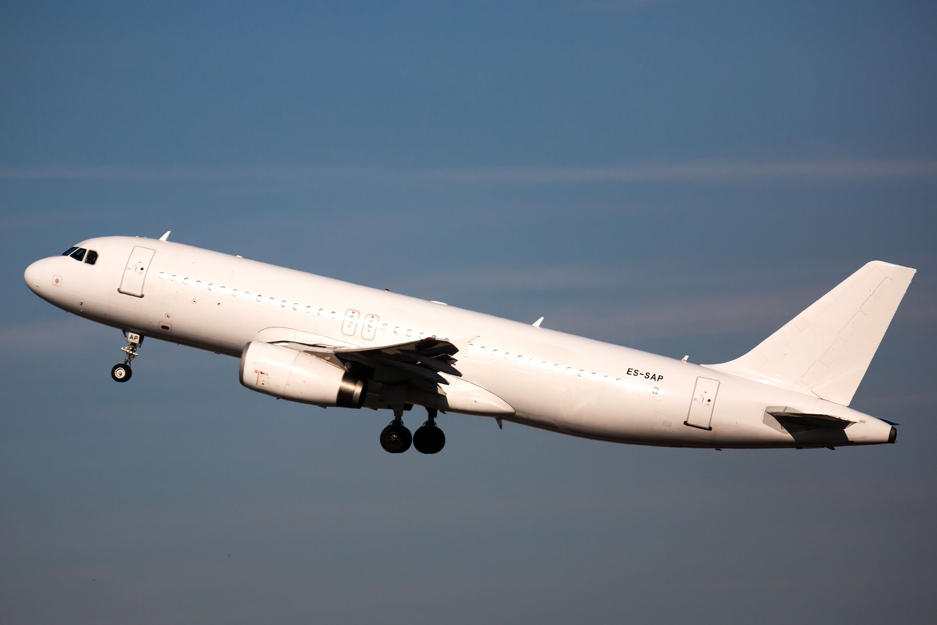 "إيرباص إيه-320" تتفوّق على "بوينغ 737" وتصبح الطائرة الأكثر مبيعا