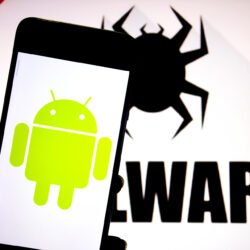 هجوم خبيث يستهدف هواتف "أندرويد" ويتنكر في شكل "واتساب" و"تيك توك"