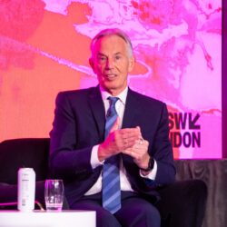 عن ماذا تحدث توني بلير مع كبرى الشركات التقنية في عشائهم المغلق؟