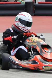 أوليفر علّام موهبة في الكارتينغ تحلم برفع علم لبنان عالمياً