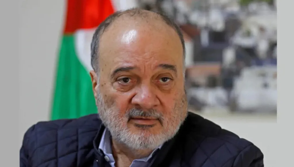 بعد سنوات من فصله… حركة فتح تعيد ناصر القدوة إلى عضويتها