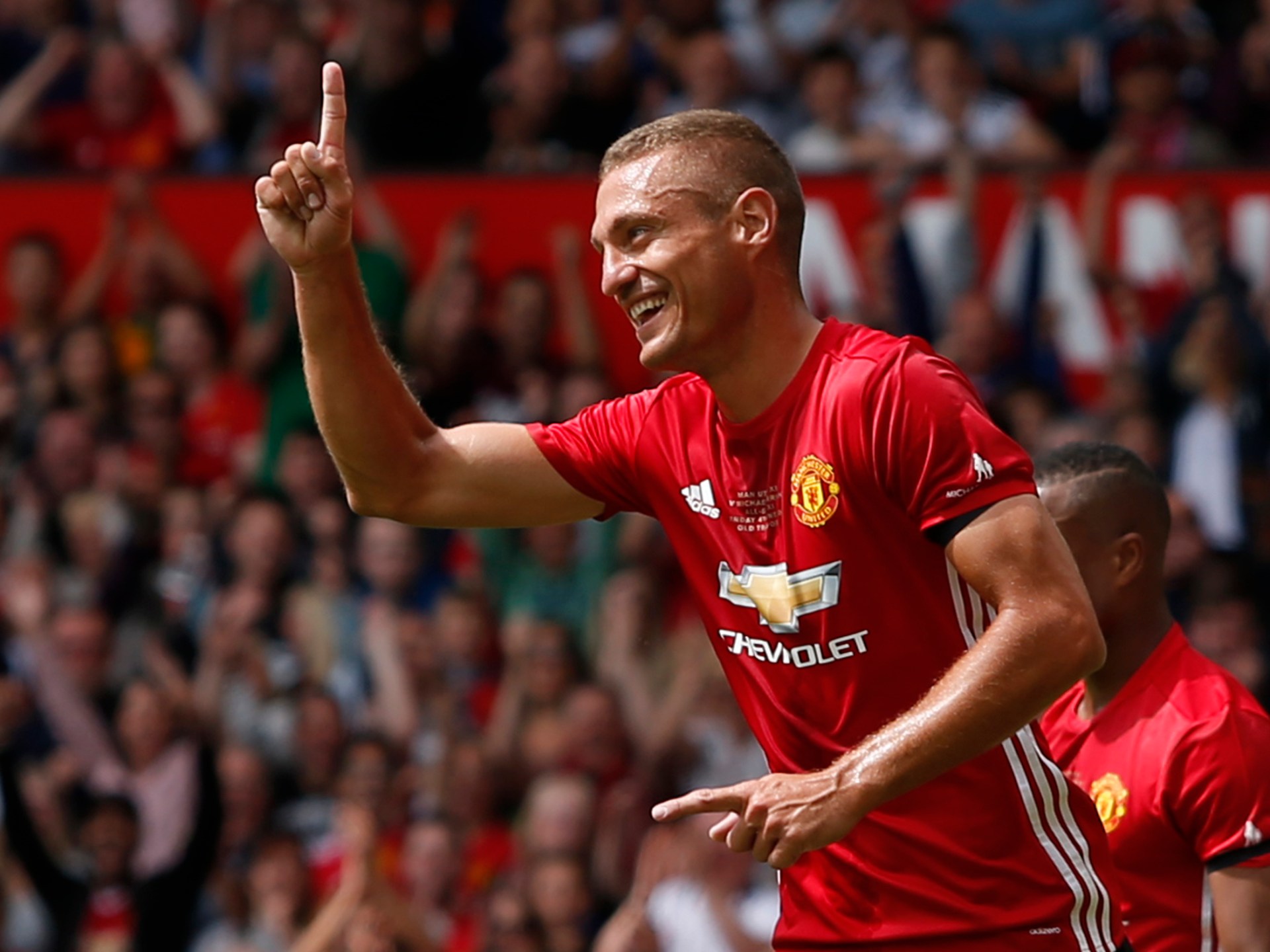 الصربي فيديتش.. من الحرب الأهلية إلى المجد مع مانشستر يونايتد