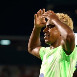 حقيقة عرض 400 مليون يورو من الهلال لنجم برشلونة لامين جمال