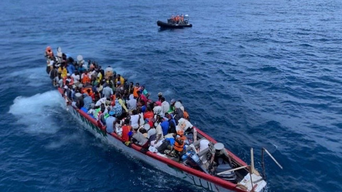 البحرية السنغالية تنقذ 123 مهاجرا غير نظامي بسواحل سانغومار